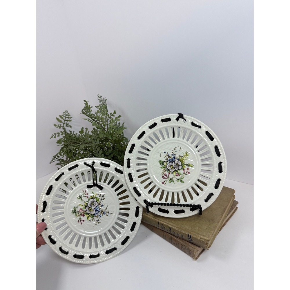 Reticulated Floral Wall Plates Set 2 White Black Ribbon Excellent 7in